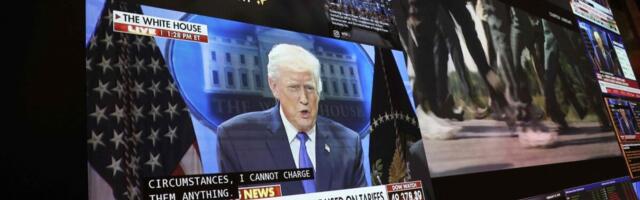 USA ootamatu tollipööre tõukas futuurid langusesse