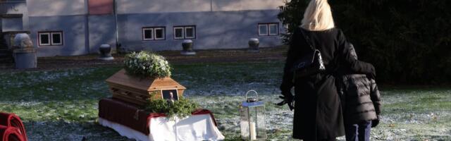 FOTOD | Imre Sooäär saadetakse täna viimsele teekonnale. Lähedased ja sõbrad kogunevad Pädaste mõisa juurde