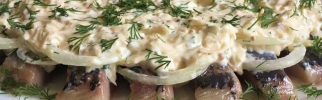 Heeringas juustukastme all. Ei jäta kedagi ükskõikseks