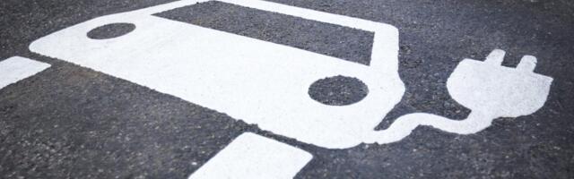 KUULA | “Istmesoojendus” osa 110: üleminekut elektriautodele vajavad poliitikud, mitte maailm