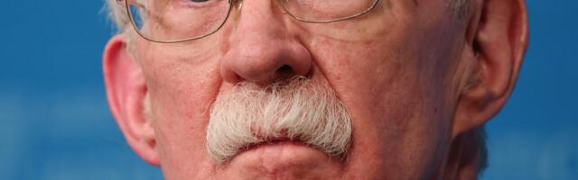 Trumpi endisele julgeolekunõunikule John Boltonile esitati süüdistus salainformatsiooni jagamises