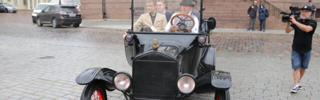 EAOL andis riigikogule üle automaksu vastu kogutud allkirjad