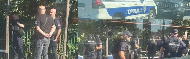 Sprečen obračun migranata u Obrenovcu: Policija im pronašla noževe, među njima bili i maloletnici (FOTO)