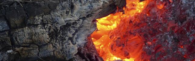 Pärnus traagiliselt lõppenud tulekahju sai alguse tuhast, mida hoiustati kilekotis