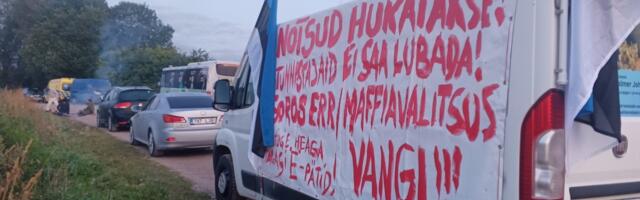 Alanud on uus protest! Meeleavaldajad on taas Nurme farmi värava ees, et takistada sigade hukkamist