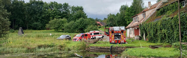 PILDID: Nõo vallas põles vana puidukuivati hoone