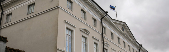 Valitsus laiendab jõuliselt koroonapiiranguid: maskid siseruumes ja isegi meeleavaldused ainult koroonapassiga