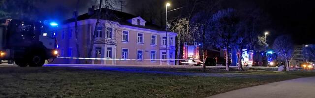 Jõhvis põles autotöökoda