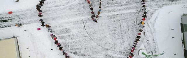 Keh­ras osa­le­sid „Ees­ti suu­ri­ma sü­da­me“ te­ge­mi­ses 144 ini­mest