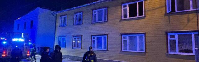 Pärnu linnas põles korterelamu, keegi viga ei saanud