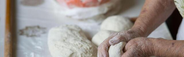 Ovo testo može da vam stoji i nedelju dana: Starinski recept za smesu i za mekike, uštipke, hleb, ovo zlata vredi