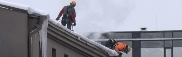 VIDEO. Katused lumest puhtaks!