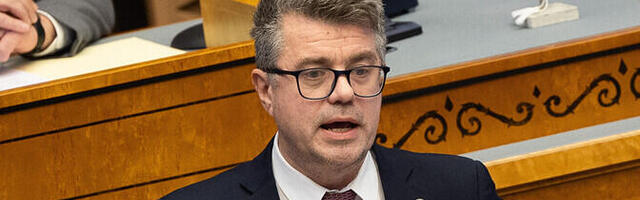 Коалиция хвалит принятый госбюджет, оппозиция заявляет, что жить станет тяжелее