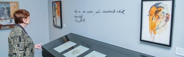 Tartu kunstimuuseumis on avatud Henn Roode autoportreede näitus