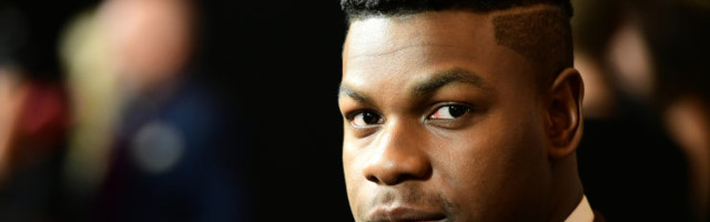 Briti näitleja John Boyega lõigati reklaamist välja ja asendati hiina näitlejaga
