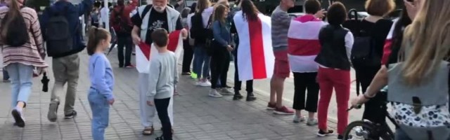 VIDEO ja FOTOD Minskist | Meeleavaldajad jätkavad välkproteste, võimud üritavad neid igati heidutada