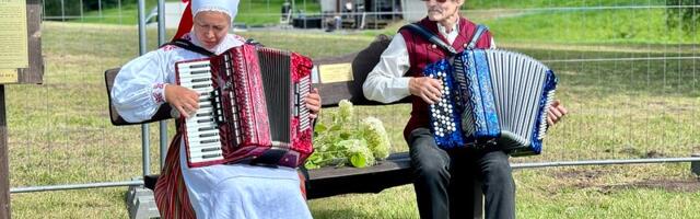 Tõrva-Helme Kirjanike tee sai täiendust