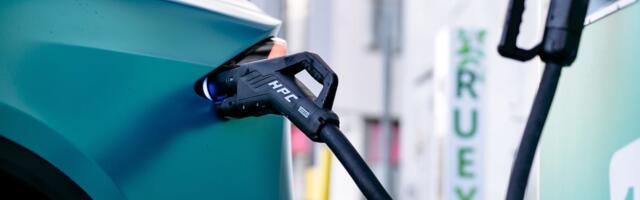 Ruex paigaldas Lasnamäel Olerexi tanklasse uue elektriautode kiirlaadija