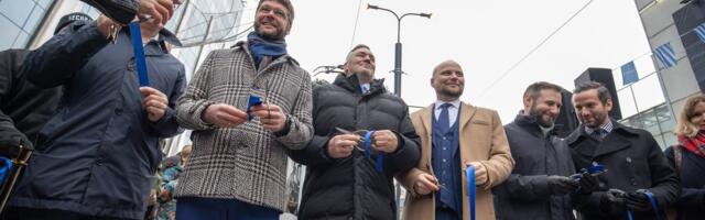 JUHTKIRI | Uus linnavalitsus maitses trammiliini avamisel eelkäijate vilju, sedagi Savisaarelikult