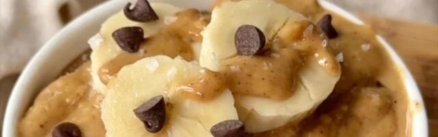 Ovaj recept za doručak ćete želeti da probate: Pečene ovsene pahuljice sa bananama