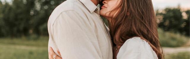 Suhtespetsialistid selgitavad: kuus põhjust, miks mõned mehed jäävad oma kaaslasele alati truuks