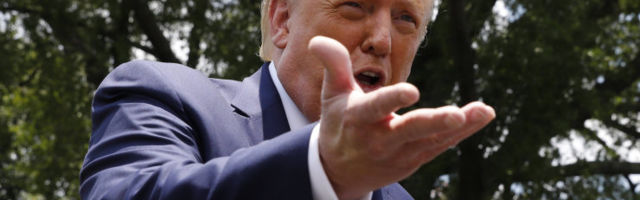 Trump lubas, et ei tee maskikandmist kohustuslikuks