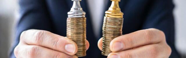 Uus pööre palgalahingus: valitsus lükkab direktiivi edasi, aga toob osa nõudeid kohe seadusesse