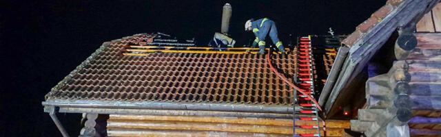 Antsla vallas põles palkmaja katusealune