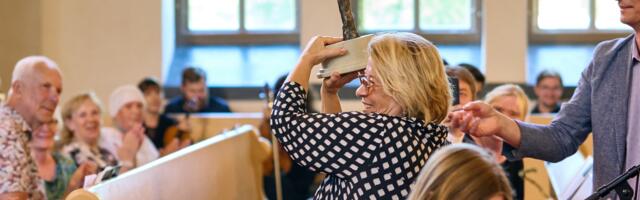 Pille Lill pälvis Rapla kihelkonna auhinna piirkonna kultuurielu edendamise eest