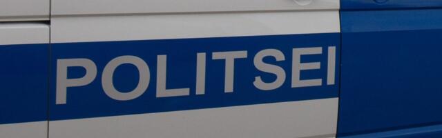 POLITSEI Naine läks teisele trepikojas kallale