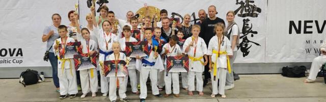 Eesti sportlased esinesid kyokushin karate Balti karikavõistlustel võidukalt