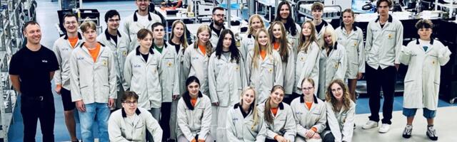 Elektroonikatööstus Incap kinkis Hüppelaua-noortele tuuri ja 40 jootekolbi | 14-aastane neiu: “Insener ongi leiutaja!”