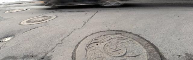 Autoomanik seljatas linnavõimu. Lahtine kaevuluuk läheb Narva linnale maksma 6000 eurot