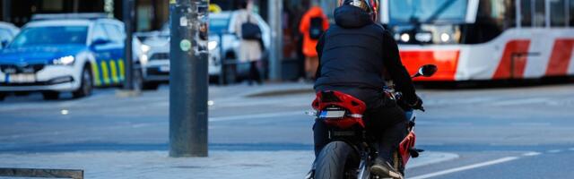 Tallinna kesklinnas sõitis mootorrattur jalakäijale otsa, kiirabi viis kannatanu haiglasse