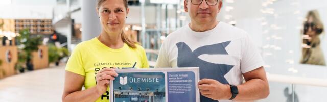 Ülemiste keskuse juht andis Kersti Kaljulaidile üle olümpiasportlaste toetuseks 5270 eurot