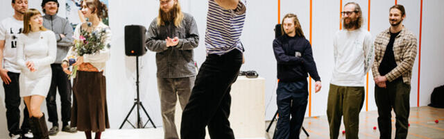 EKA-s avati rulaskeenest lähtuv grupinäitus ja noore maalikunstniku isikunäitus