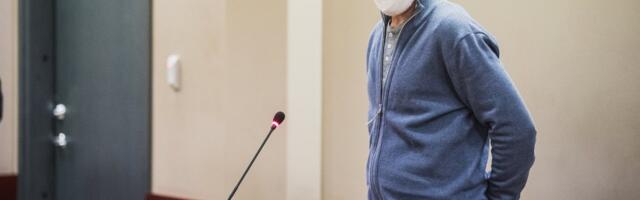 Omal ajal pedofiilias süüdi mõistetud Ihaste ratsakooli eksdirektor on otsapidi asutuse juures tagasi. Kohalikud on pahased