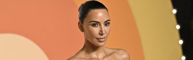 FOTO | Kim Kardashian seadis Times Square’ile täispuhutava kuju, mis kujutab teda ennast. Fännid peavad seda õudseks ja maitsetuks
