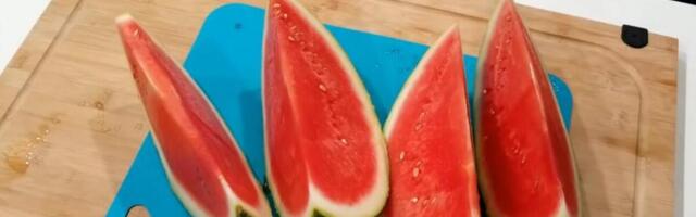 SRBI, DA LI STE ZNALI ZA OVAJ TRIK? Ako lubenica nije dovoljno slatka - posolite je! Da, da, NIJE ŠALA!