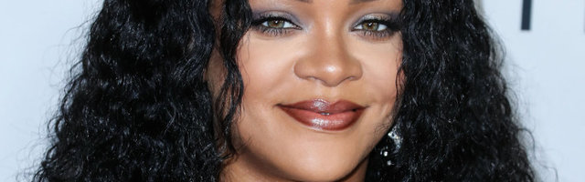 Rihanna ostis koroona diagnoosi saanud isale koju hingamismasina: õnneks ei läinudki seda vaja