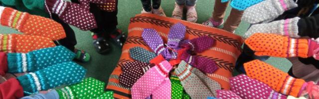 Tartu vanaisa kudus lapselapse klassikaaslaste ja õpetajate käed sooja