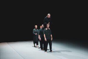 Vahel ma nutan ja vahel ma naeran