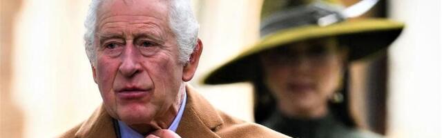 VAATA PILTE ⟩ Kuningas Charles III käed tekitavad inimestes muret