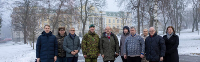 Riigikogu riigikaitsekomisjoni liikmed külastasid kaitseväe diviisi juhitud õppust Decisive Lancer 2023
