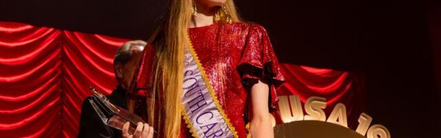 Elon Muski transsooline tütar debüteeris New York Fashion Weekil modellina