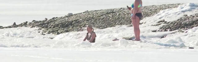 VIDEO: Peterburis veel lumi maas, aga juba võetakse päikest