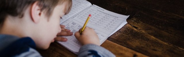 Lapsevanem räägib, millise vahva nalja ta koduõppe ajal 1. aprillil oma pojale tegi