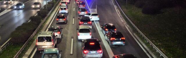 NA PUTEVIMA BEZ GUŽVI, USLOVI ZA VOŽNJU DOBRI Oglasio se AMSS: Evo kako je na graničnim prelazima