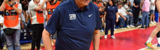 "Jagnje iz Pirot da ti trnu zubi i luk iz bašču..." Svetislav Pešić danas slavi 76. rođendan! (Foto/Video)