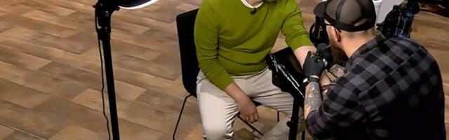 „Hakkame testima, kui kõva mees ta on!“ Saatejuht Kristjan Gold sai „Telehommiku“ eetris uue tätoveeringu 